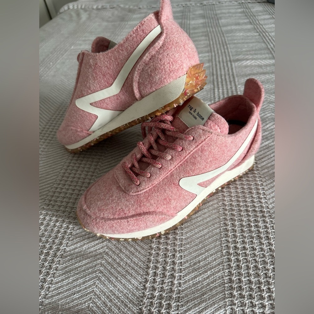 New without tags. No box. Size 38